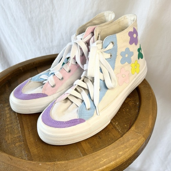 Hand-Painted Flower Power H&M High Tops | Size 7 Unique Funky & Fun - Picture 1 of 8
